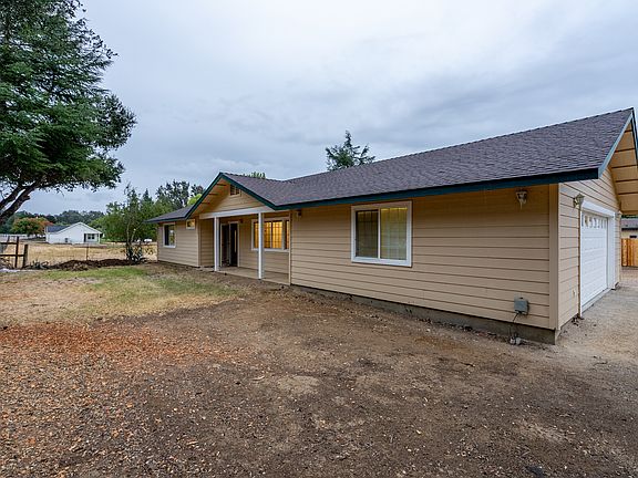 2nd image of 2570 Campo Rd