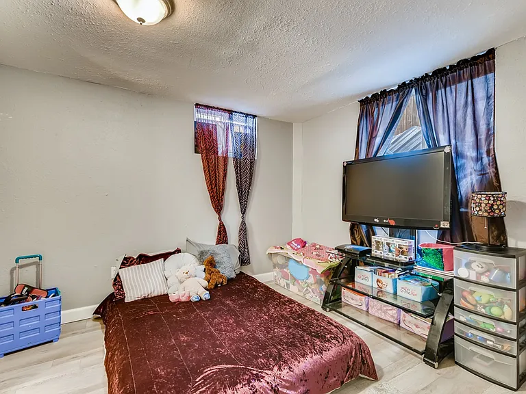 1173 Dayton St — Photo 24