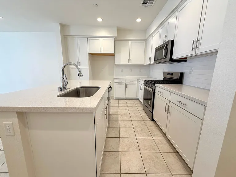 201 Red Brick Dr #2 — Photo 9
