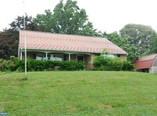 32 Lake Rd, Oley, PA 19547