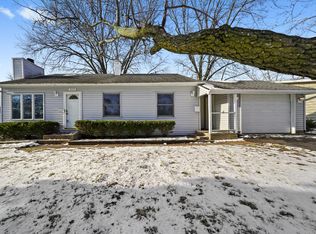 7652 Catalpa Ave, Woodridge, IL