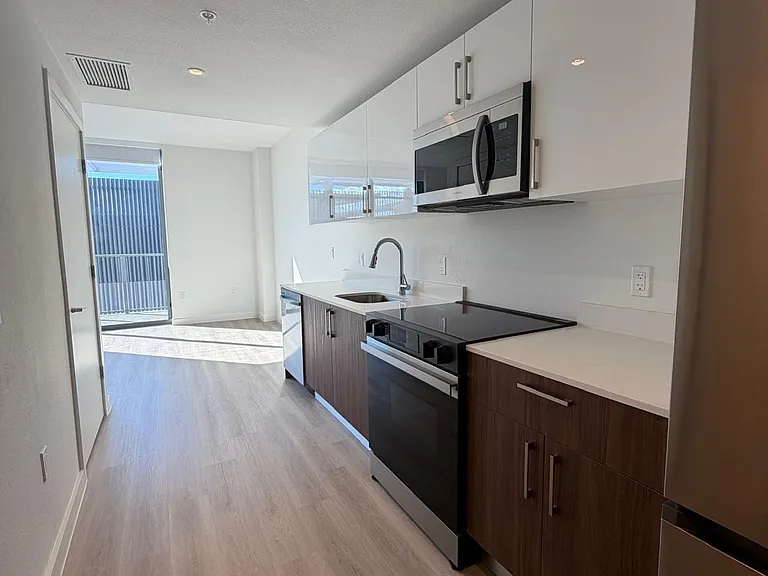 960 E 23rd St #29 — Photo 6