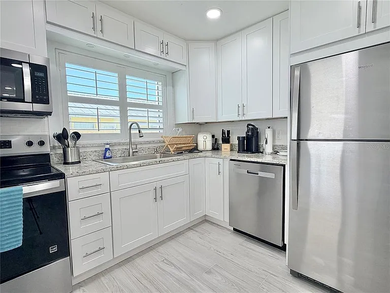 144 Coral Ave — Photo 34
