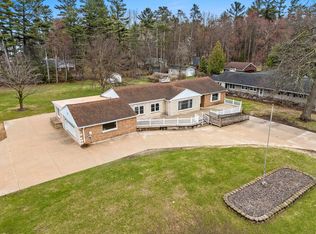 W491 Oakwood Beach Rd, Marinette, WI 54143