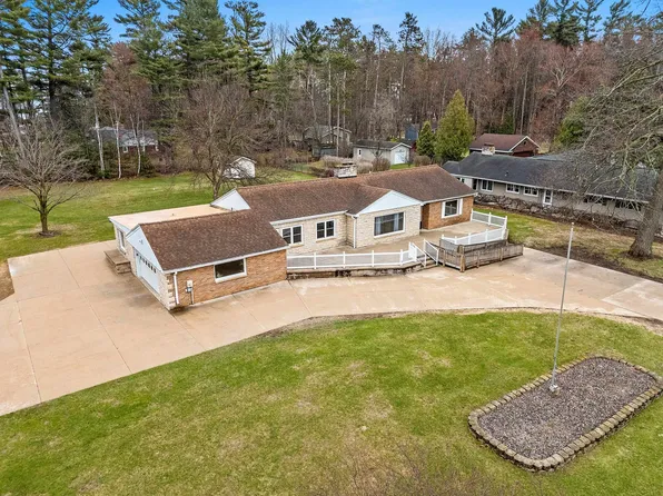 W491 Oakwood Beach Rd, Marinette, WI 54143