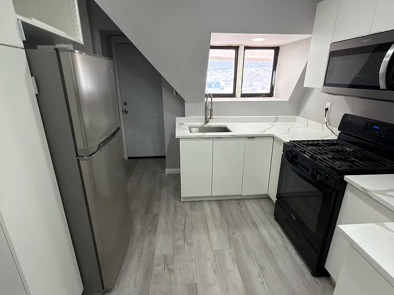 813 N 5th St #2 — Photo 10