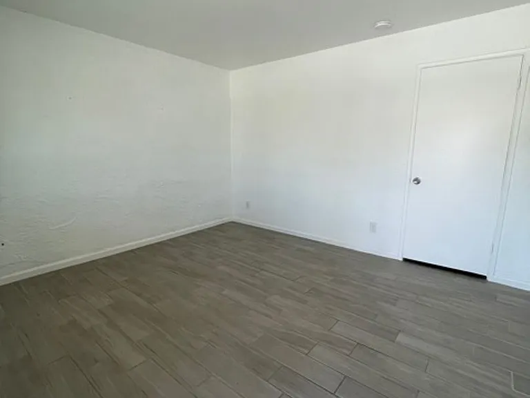 6801 E. Cheery Lynn Rd — Photo 3