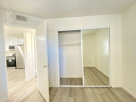4th image of 2723 Abbot Kinney Blvd #P213