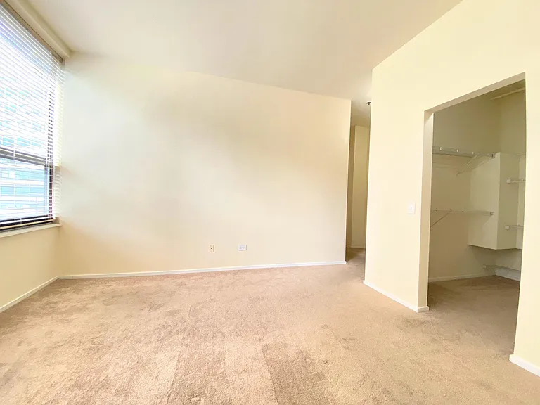 130 S Canal St #804 — Photo 13