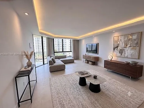 520 Brickell Key Dr Photo 1