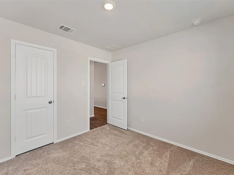 140 Fire Oak Dr — Photo 21