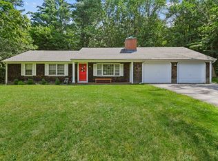 12 Hawthorne Rd, Sturbridge, MA 01566
