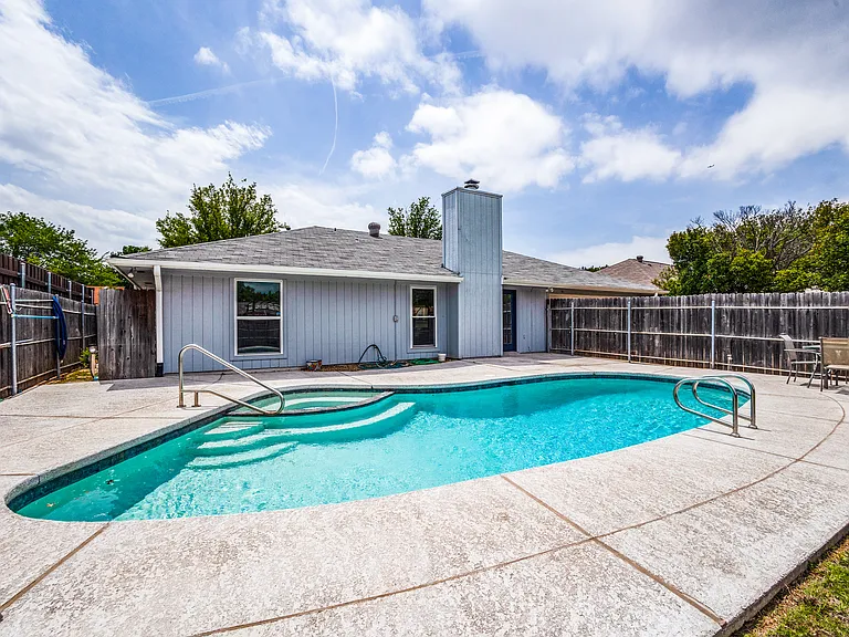1323 Lark Ln — Photo 26