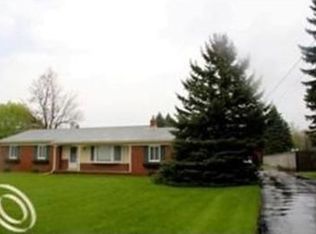 3110 Bald Mountain Rd, Auburn Hills, MI 48326