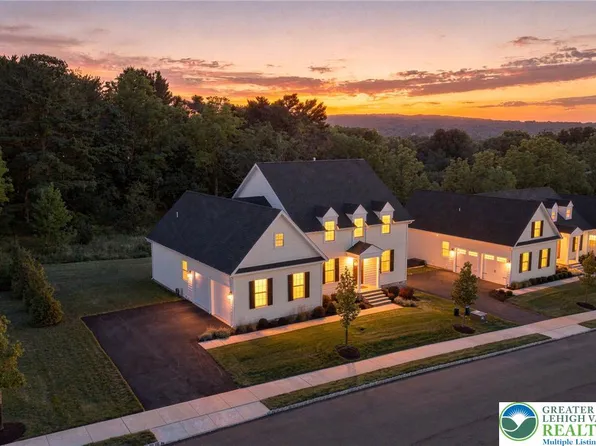 4421 Stonebridge Dr, Upper Saucon Twp, PA 18015