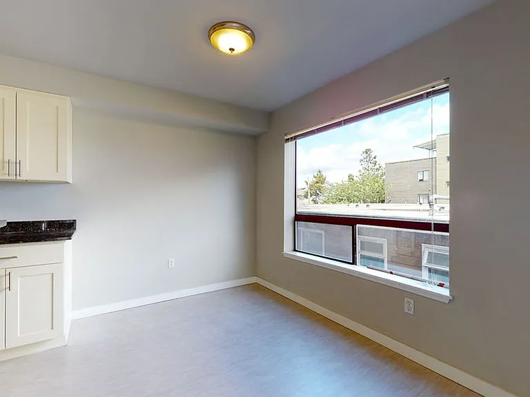 Avalon West Apartments — Photo 13