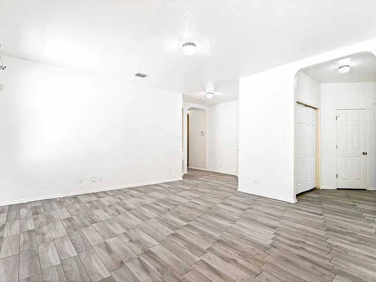 12206 Dewitt Way — Photo 7