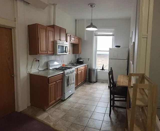 713 Main St #3