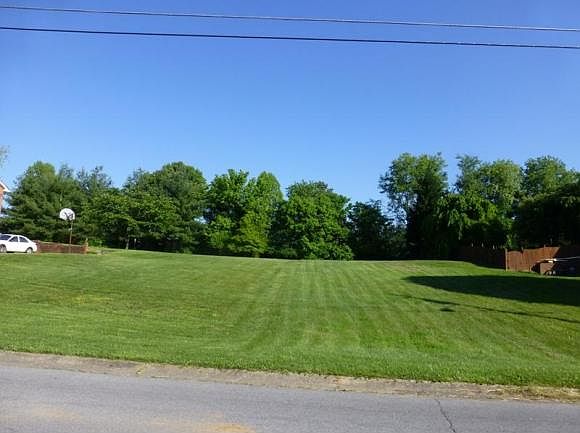 2nd image of 297 Chesterfield Dr