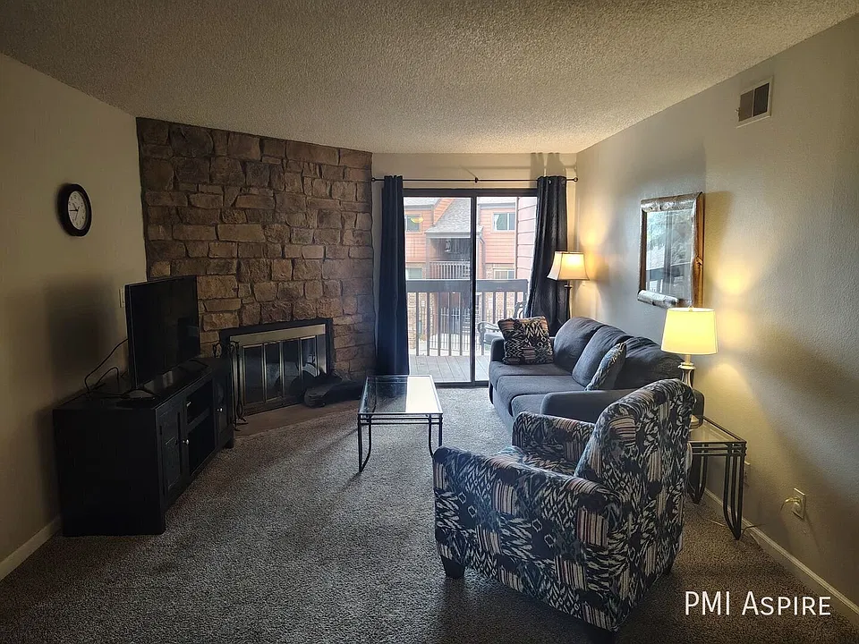 445 Wright St #213