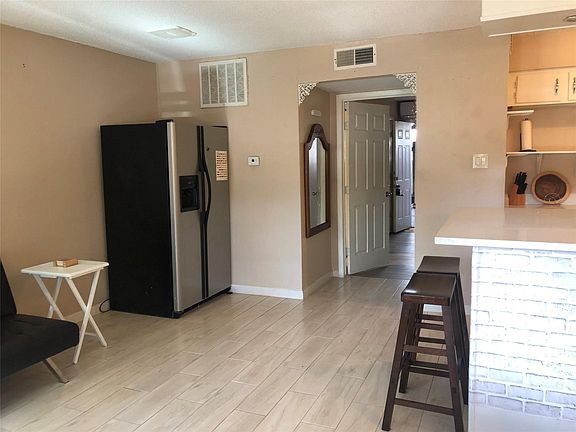 3rd image of 216 W G St #216