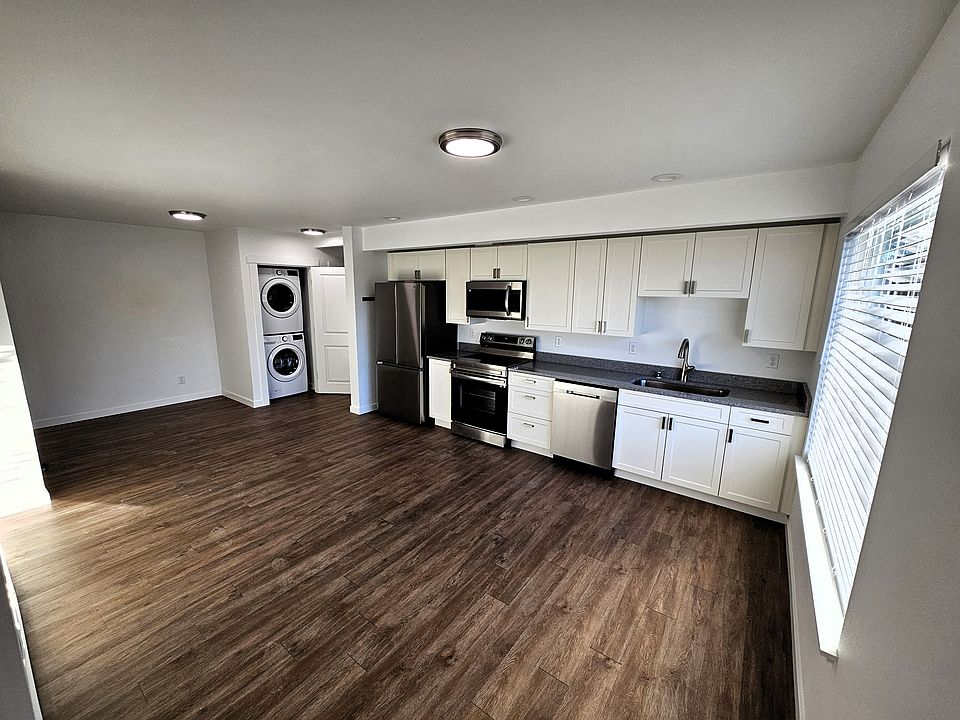 1st image of 516 Wells Ave S APT B
