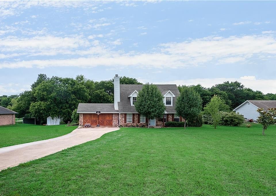 1st image of 610 Overland Dr