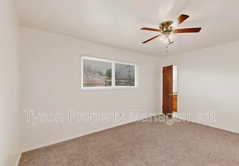 3503 Montclaire Dr NE — Photo 14