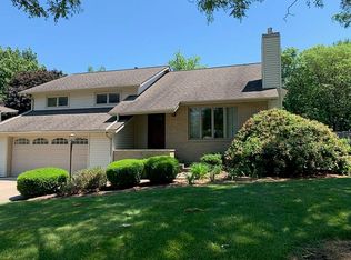 201 Harbor Rd, Erie, PA 16511