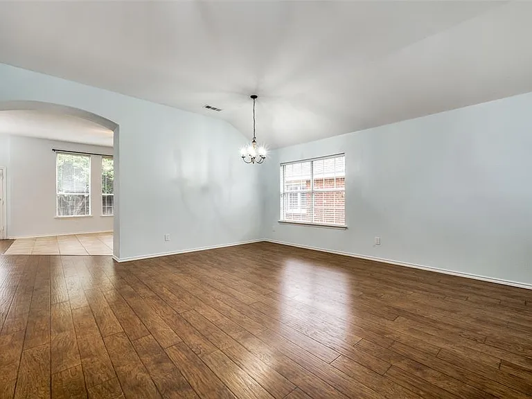 1617 Redwood Dr — Photo 5
