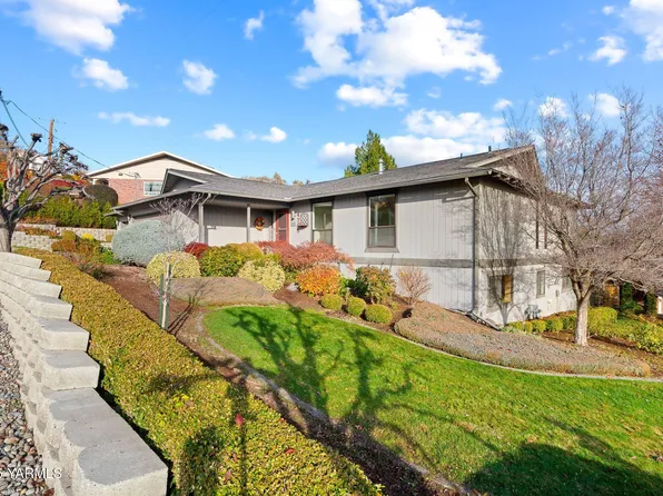 4705 Surrey Ln, Yakima, WA 98908