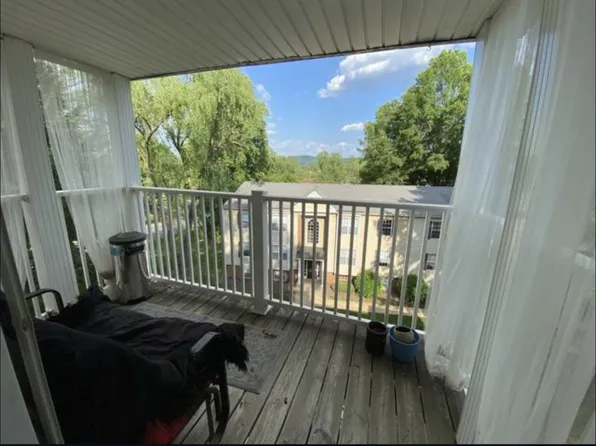 1244 Villa Ln Unit F, Charlottesville, VA 22903