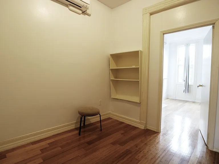 11 Saint Johns Rd #2R — Photo 4
