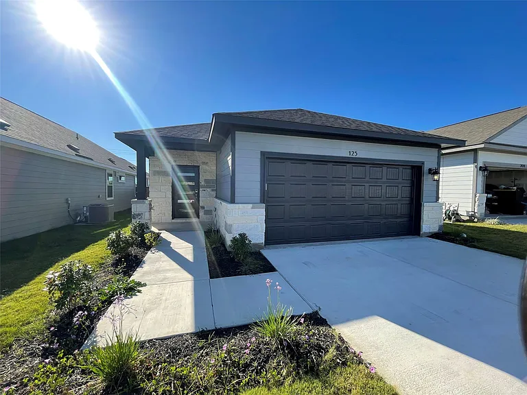 125 Unforgiven Ln — Photo 3
