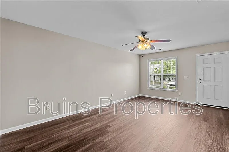 2 bed, 1.5 bath, 992 sqft, $1,350 — Photo 4