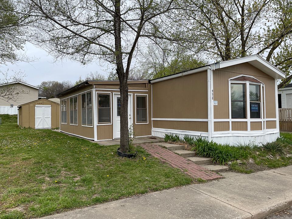 1st image of 958 S 74th Pl