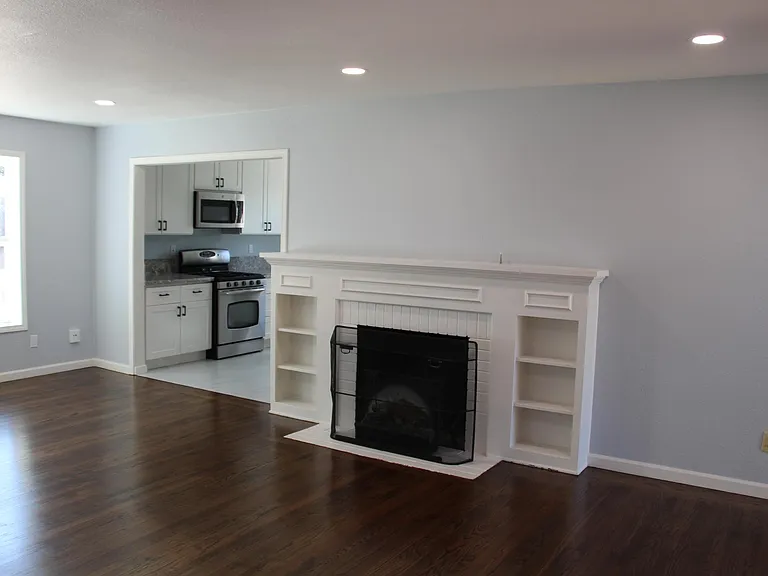 5399 Whittier Dr — Photo 3