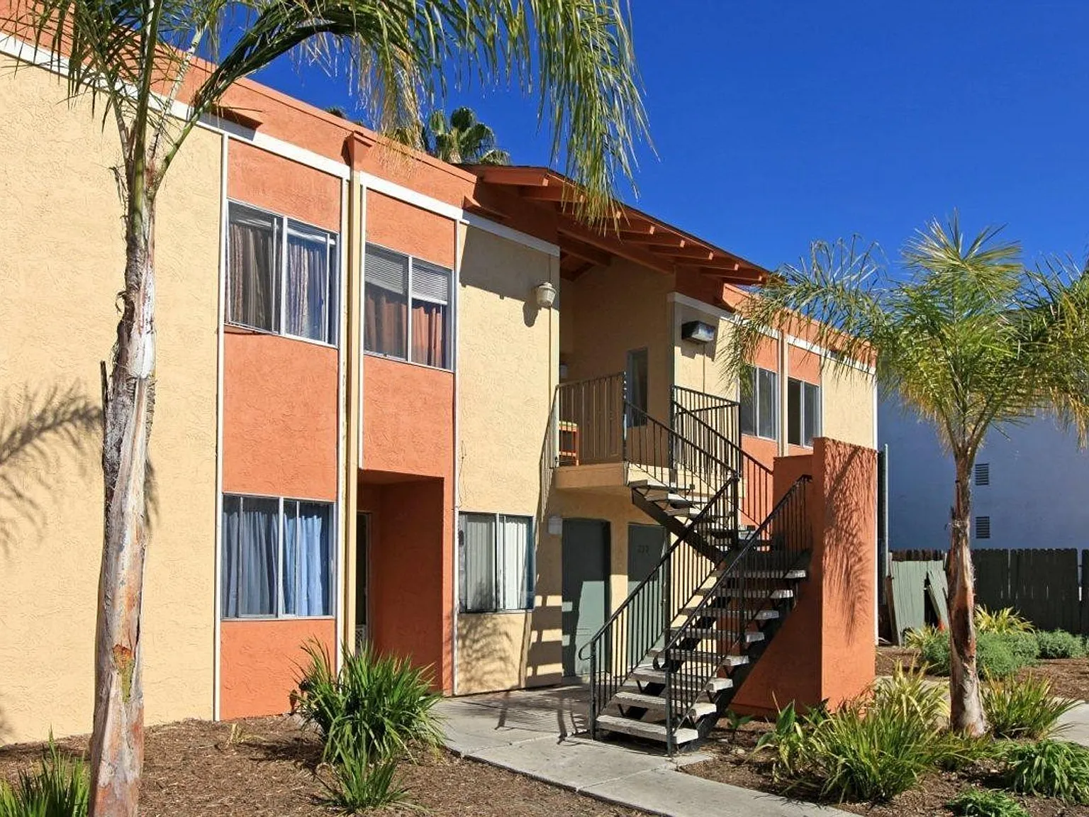 Emerald Vista Apartments — Photo 4