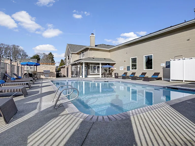 Beaumont Grand Apartment Homes — Photo 7