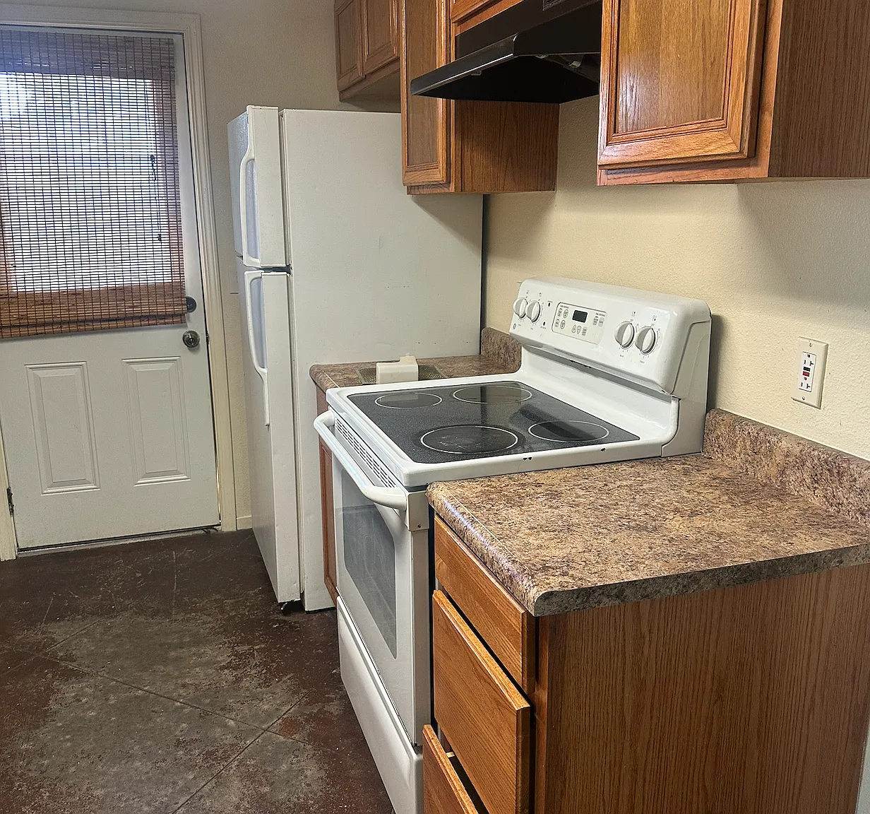 3 bed, 1200 sqft, $2,000 — Photo 1