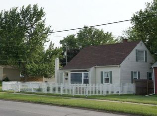 1160 Hammond Ave, Waterloo, IA 50702