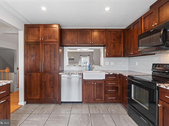 4th image of 6731 Jenny Leigh Ct