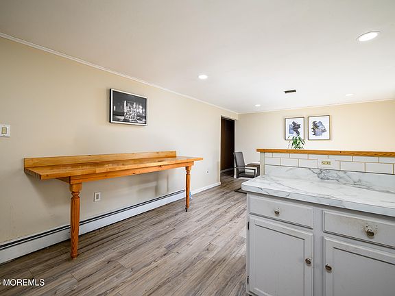 4th image of 570 Eltone Road