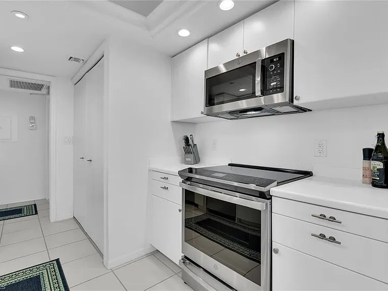 6101 Pelican Bay Blvd #1805 — Photo 14