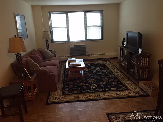 Rented by City Connections Realty | media 33