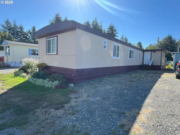 95706 Jerrys Flat Rd Space 19, Gold Beach, OR 97444