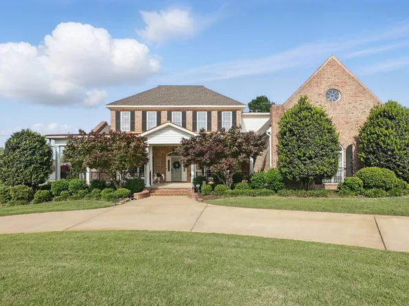 2823 Shadow Creek Dr, Benton, AR 72019