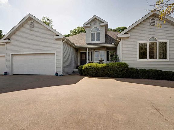 2nd image of 9 N Wilderness Trl