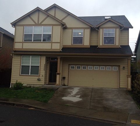 2nd image of 3506 NE 43rd St