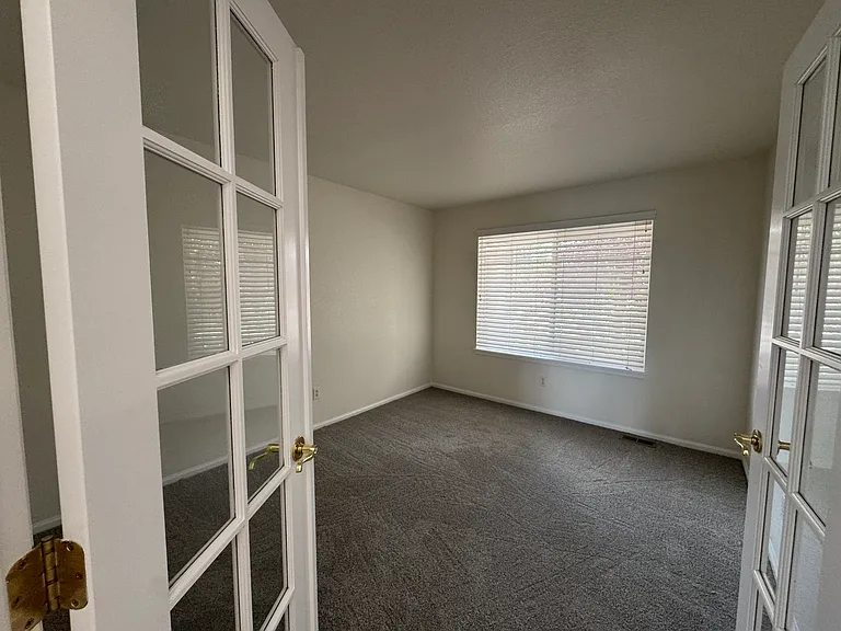 10549 Laurelglen Cir — Photo 6
